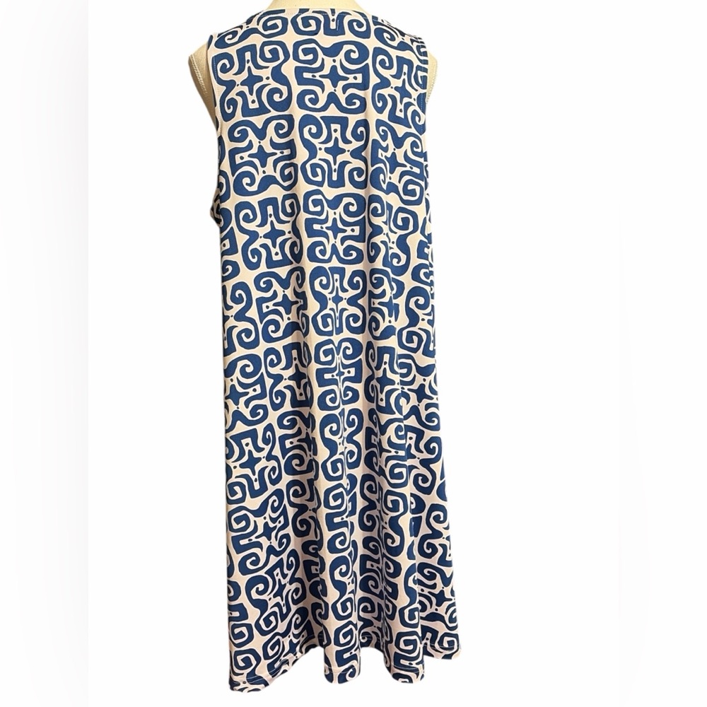 Blue and White Geometric Print Midi Dress - Picture 4 of 7